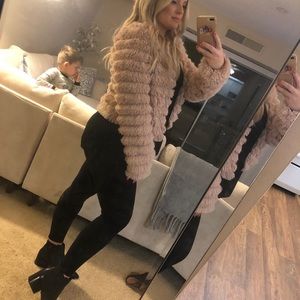 Meet your Posher, Ciera